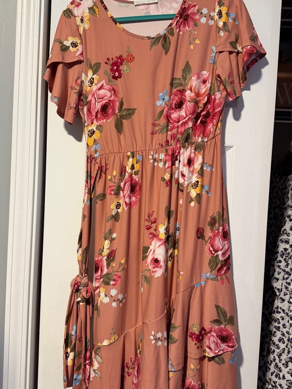 Reborn J Dusty Rose Floral Ruffle Sleeve Dress